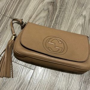 Women’s Gucci bag